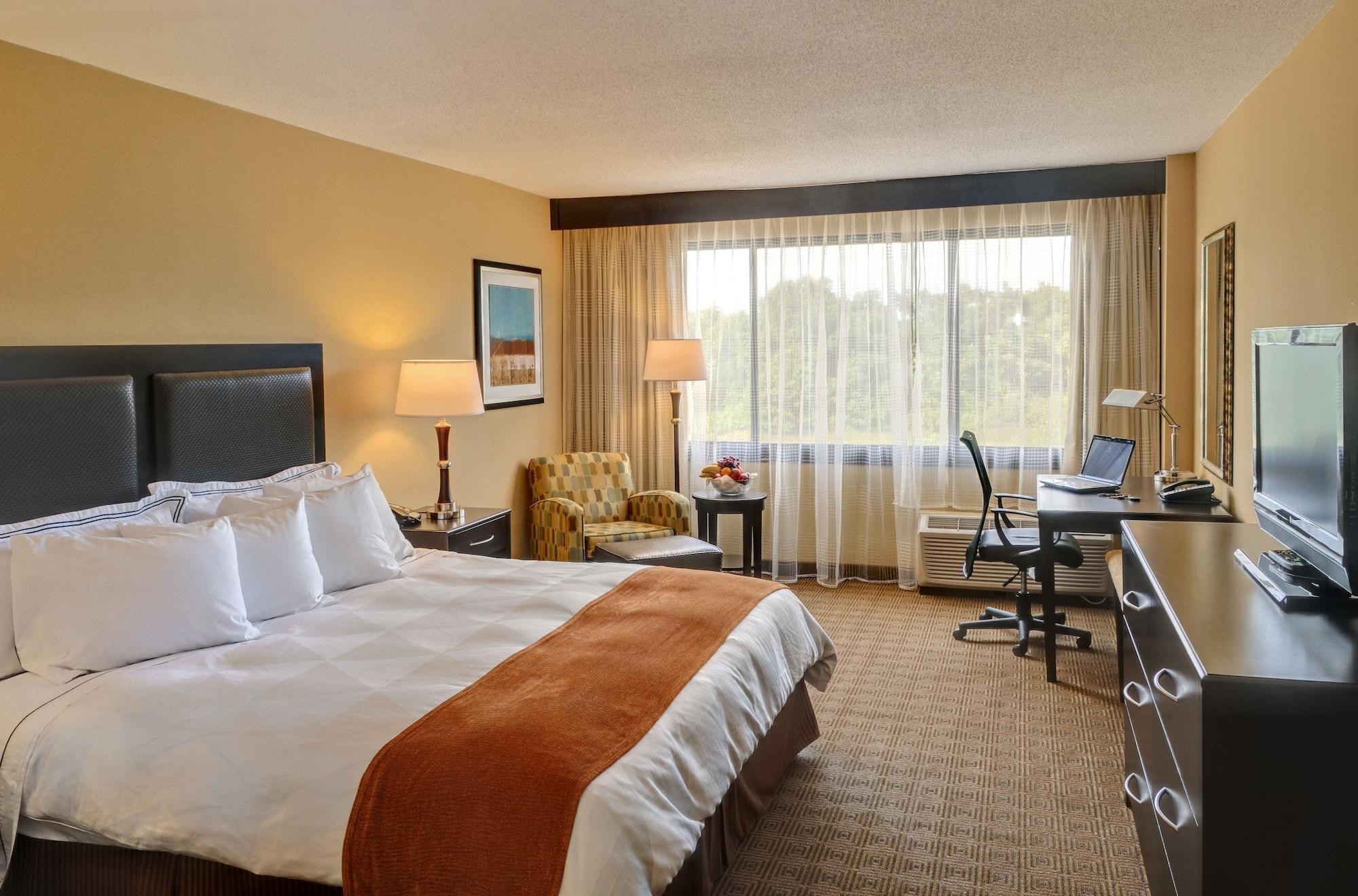 Radisson Hotel Freehold Room photo