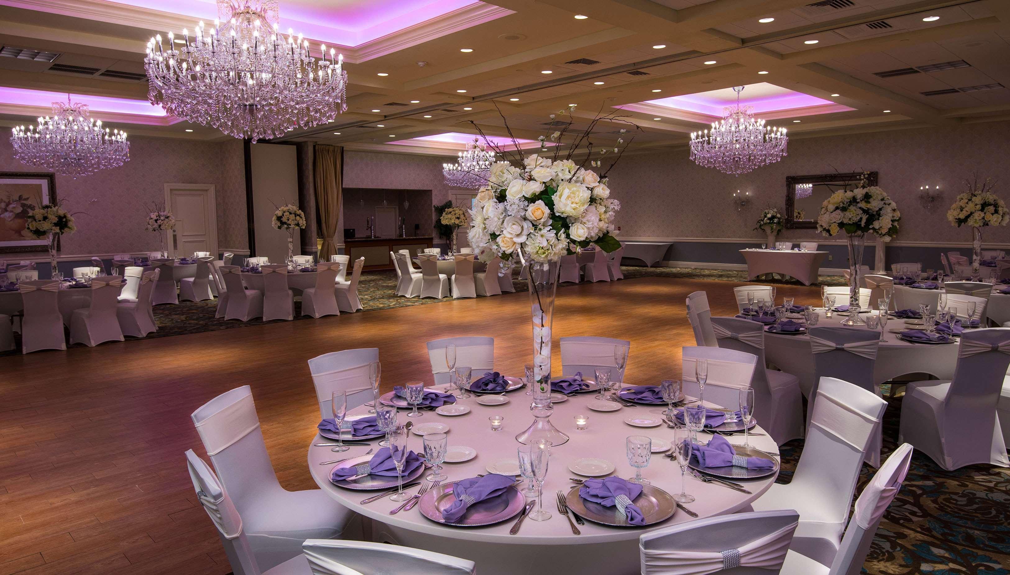 Radisson Hotel Freehold Exterior photo