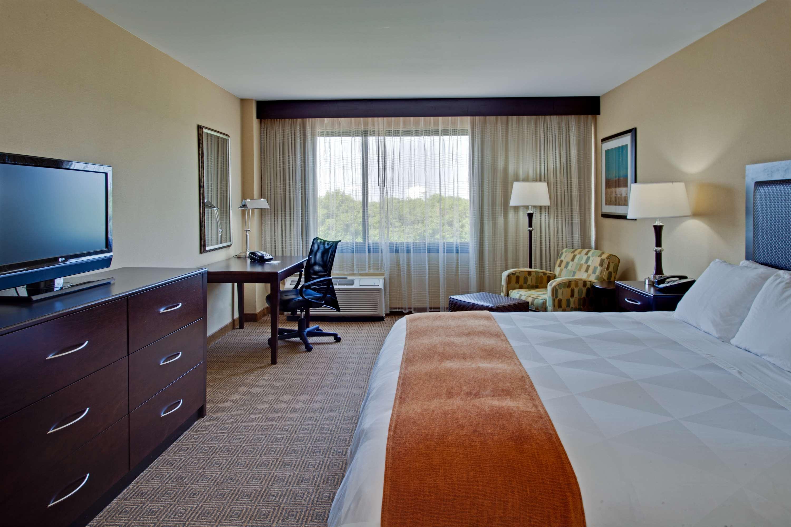Radisson Hotel Freehold Exterior photo