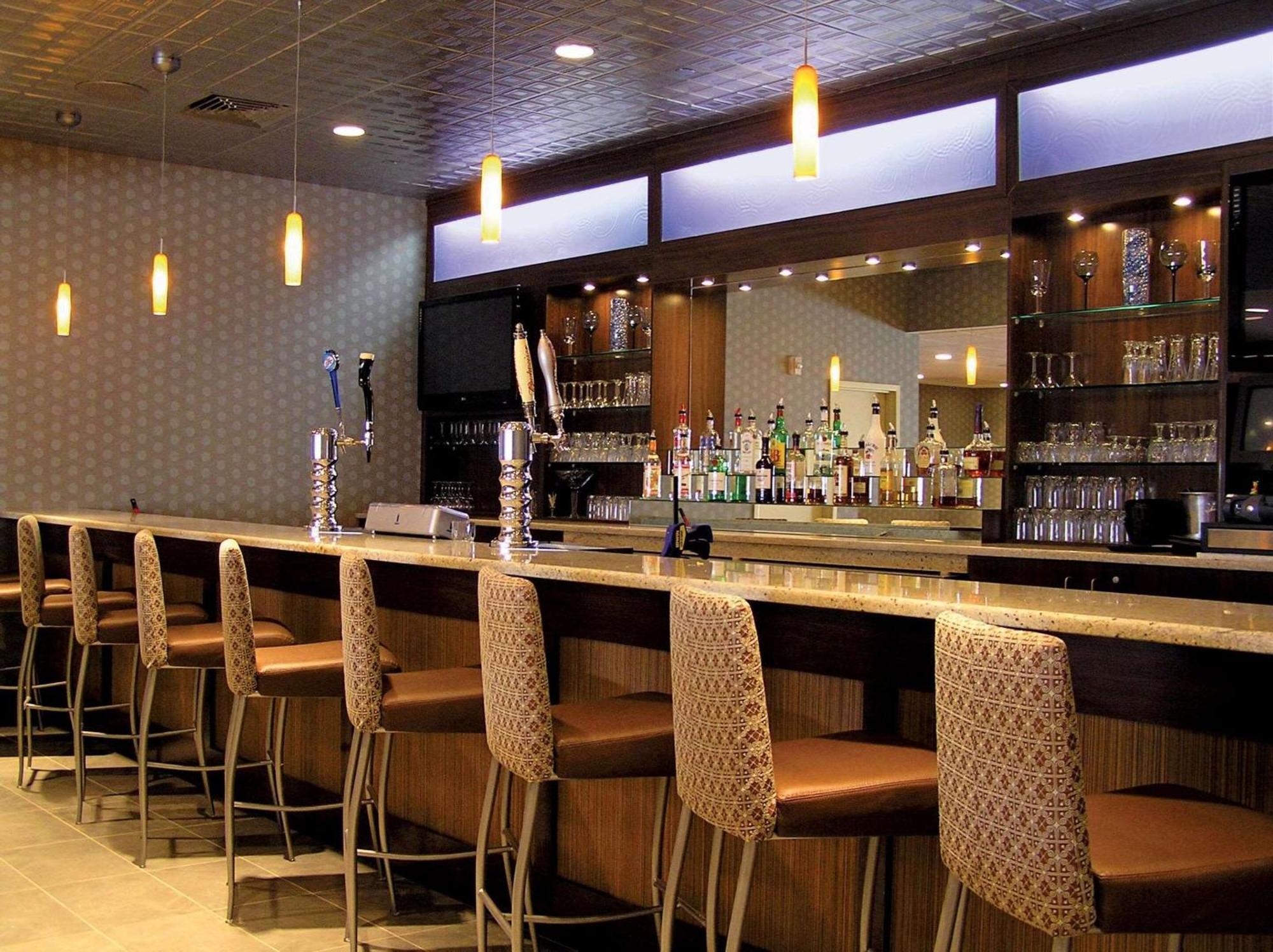 Radisson Hotel Freehold Exterior photo