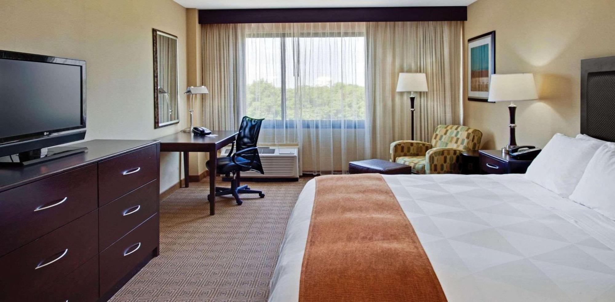 Radisson Hotel Freehold Exterior photo