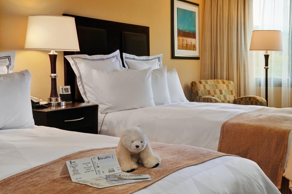 Radisson Hotel Freehold Room photo