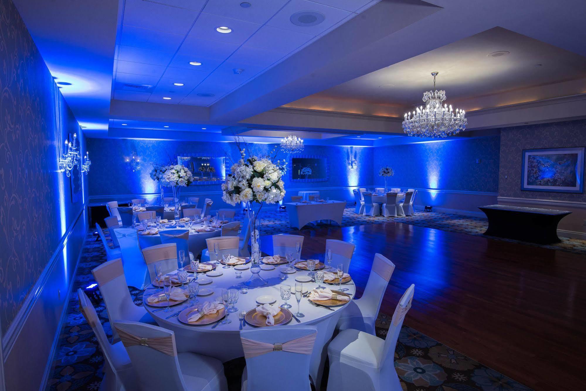 Radisson Hotel Freehold Exterior photo