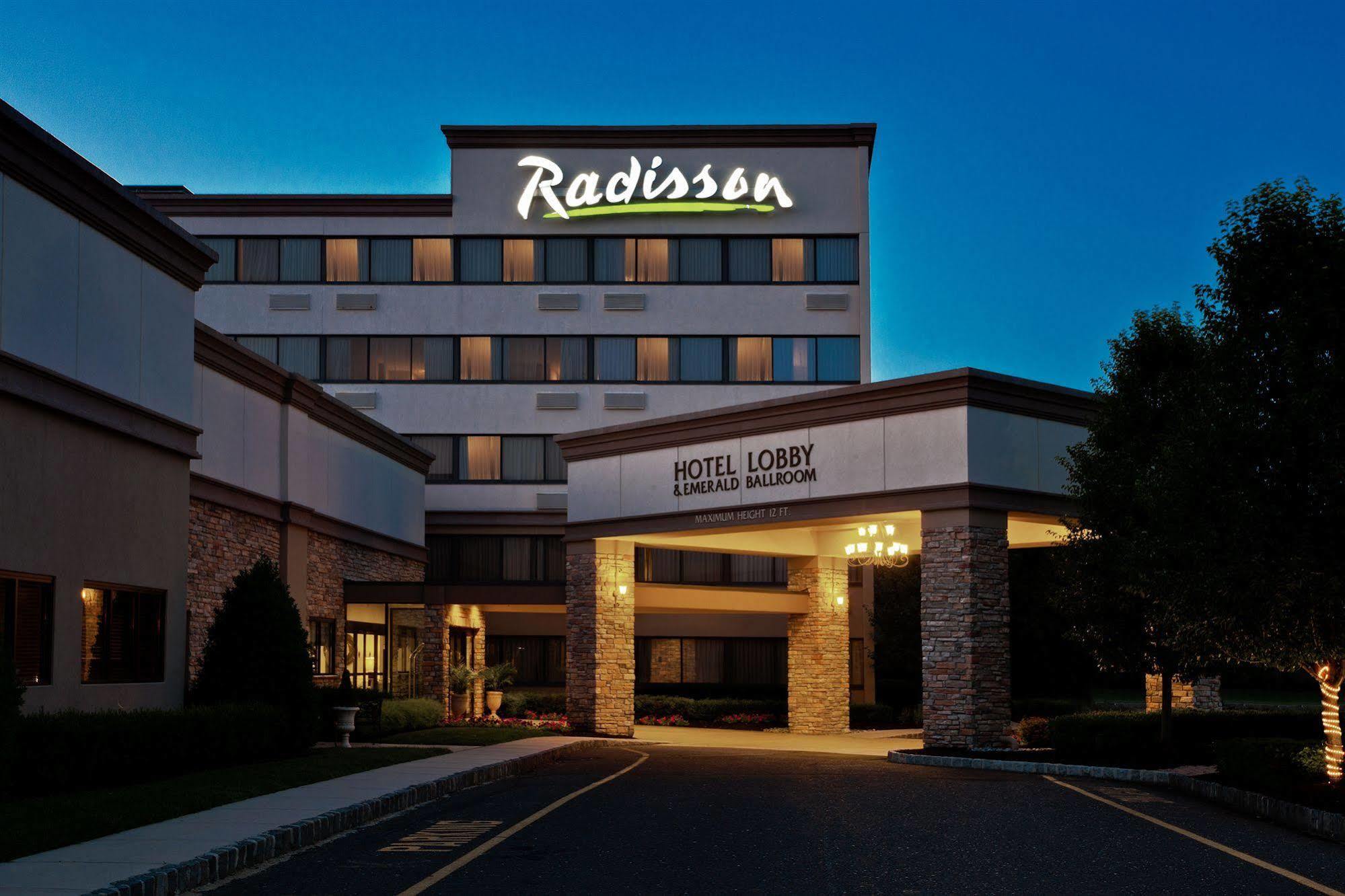 Radisson Hotel Freehold Exterior photo